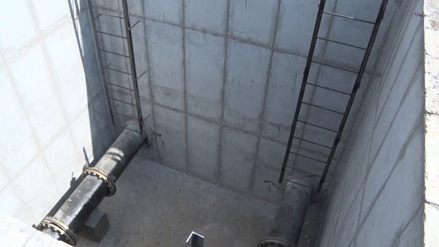 Строители проложили 2,5 километра нового водовода на Красной речке смотреть онлайн