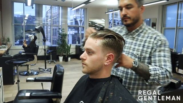 Classic Pompadour Haircut With A Fade смотреть онлайн