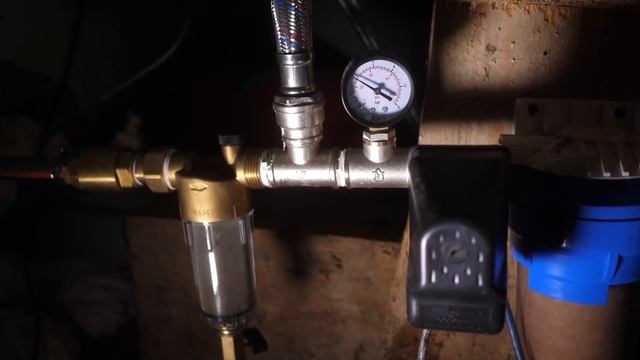 Купили убитый дом. Делаем воду и туалет. смотреть онлайн