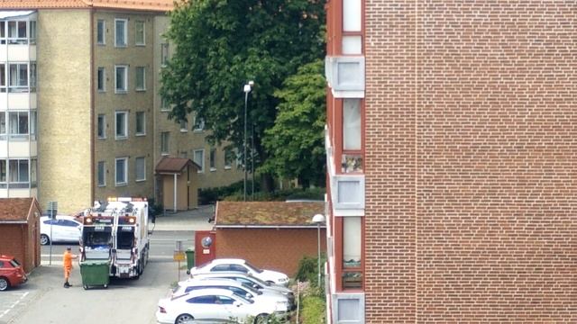 УБОРКА МУСОРОВ в Швеции// ЗАБОР МУСОРА ИЗ КОНТЕЙНЕРА ВО ДВОРЕ// ЖИЗНЬ В ШВЕЦИИ смотреть онлайн