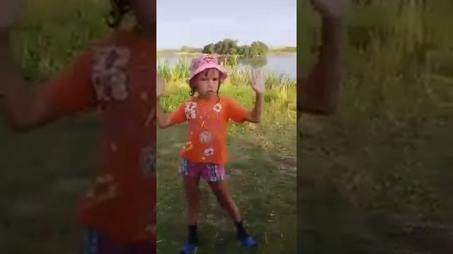 Я люблю танцевать! Прикольные танцы с детьми смотреть онлайн