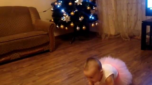 милашка танцует очень классно YouTube смотреть онлайн