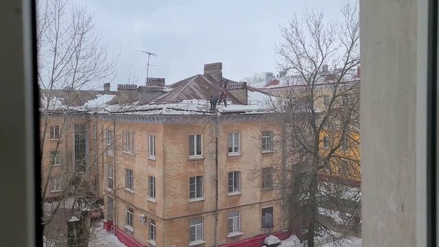 Шаг с крыши. Сколько стоит жизнь работника череповецкой УК? смотреть онлайн