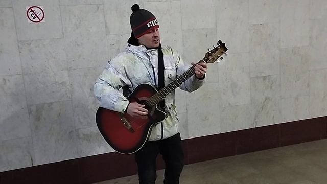В метро переходе. смотреть онлайн