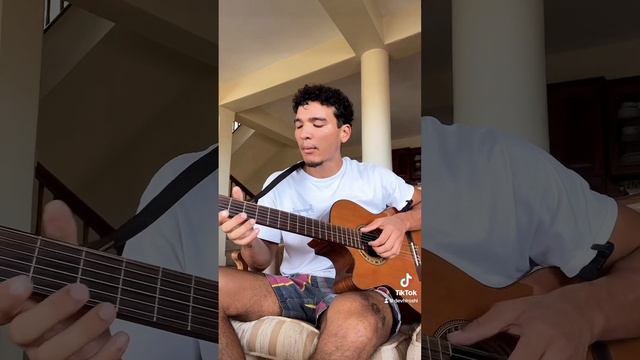 Nylon strings or steel? 🤔 смотреть онлайн