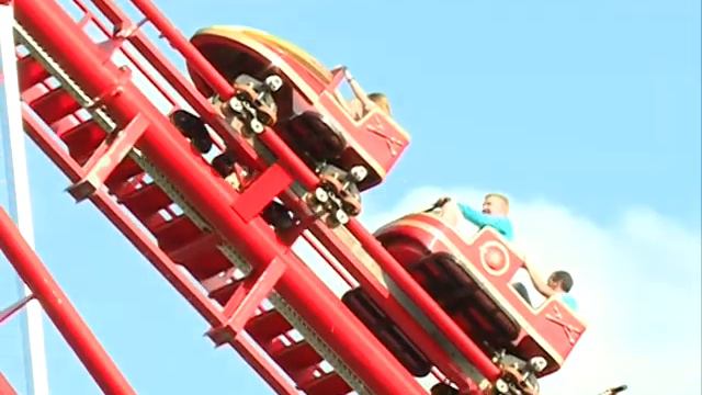 Опоры нового аттракциона не закреплены смотреть онлайн