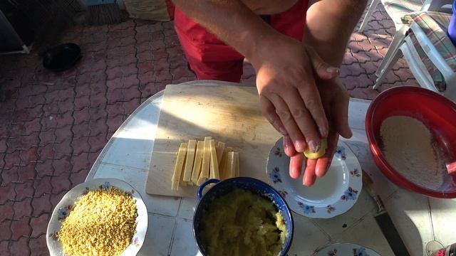 Сырные палочки в кляре в казане. смотреть онлайн