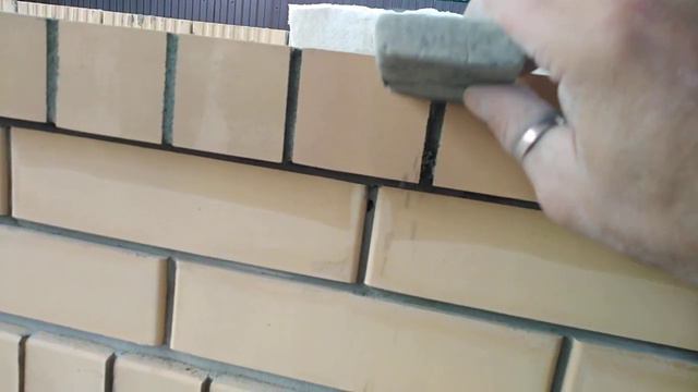 Имитация кусочков из кирпича на комплексе