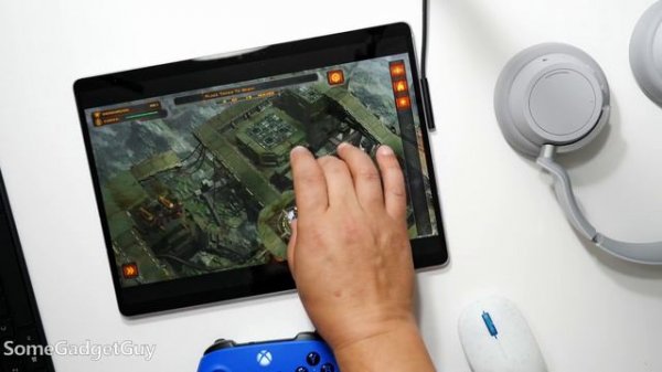 Surface Pro 9 SQ3 is BAD at Gaming? Let's Play!