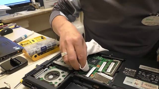 Чистка системы охлаждения ноутбука Acer Aspire 5730Z смотреть онлайн