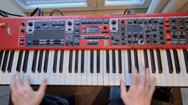 Бомбическая концовка квадрата + простой рифф: собираем "Boogie Woogie Stomp" смотреть онлайн