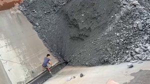 Строительство, разгрузка щебня