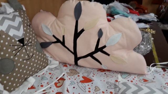 Комплект защита на детскую кроватку. смотреть онлайн