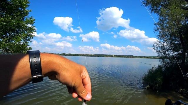 Рыболовный поход. В поисках щуки и окуня. Рыбалка на отводной поводок. Разведка нового пруда! смотреть онлайн