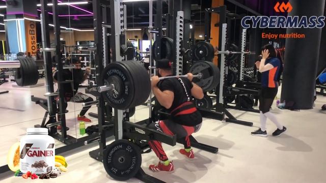 ПРИСЕДАНИЯ СО ШТАНГОЙ 250 КГ!!!! смотреть онлайн