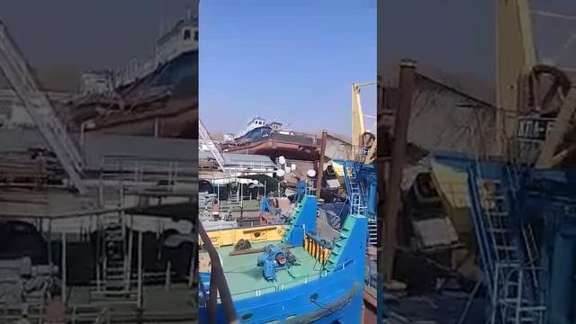 Жуть на реке Иртыш лед сметает всё на своём пути март 2018 Семей(Семипалатинск) после подрыва льда смотреть онлайн