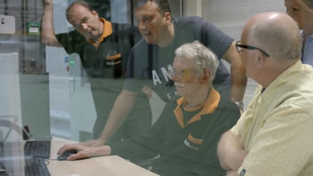 Volvo Trucks –The world’s safest Volvo смотреть онлайн