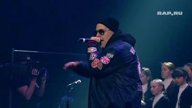 Bess feat. Смоки Мо - Бог любит всех людей смотреть онлайн