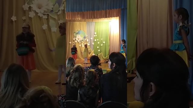 сценка как цыпленок потерял свою маму смотреть онлайн