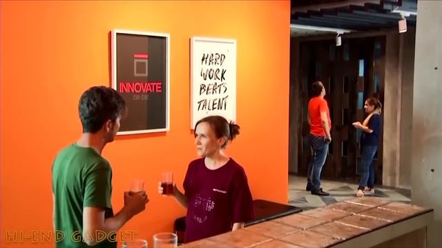 Крутая футболка для гика Broadcast. Цифровой дисплей вместо рисунка. смотреть онлайн