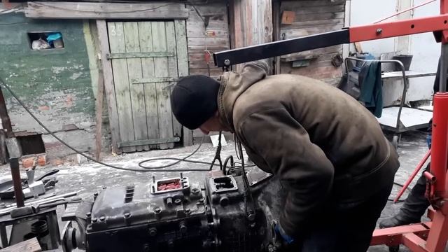 Стыковка КПП и делителя Камаз и проверка включения воздухом и механикой! смотреть онлайн