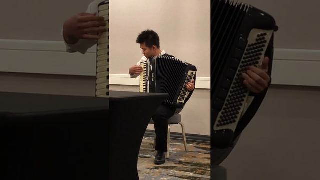Jay Cui (崔世龙) — Phil Tango (菲尔探戈) смотреть онлайн