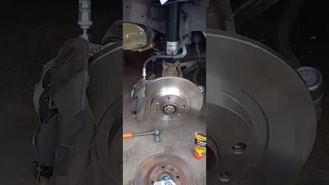 peugeot 405 gl : montage disque plaquette et flexible de frein смотреть онлайн