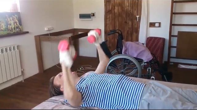 Как укрепить спину лёжа в кровати. смотреть онлайн