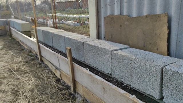 Кладу блоки из отсева, впервые в жизни смотреть онлайн