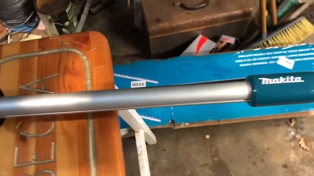 Makita XNU05Z Pole Hedge Trimmer Review смотреть онлайн