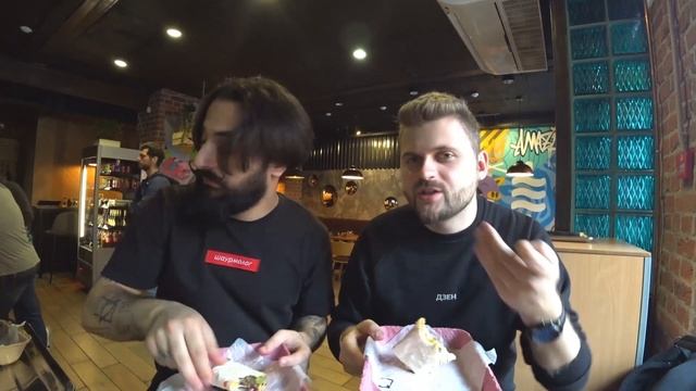 Черная и очень сочная шаурма / Шавeрма Том Ям и Карри / Shaferma смотреть онлайн