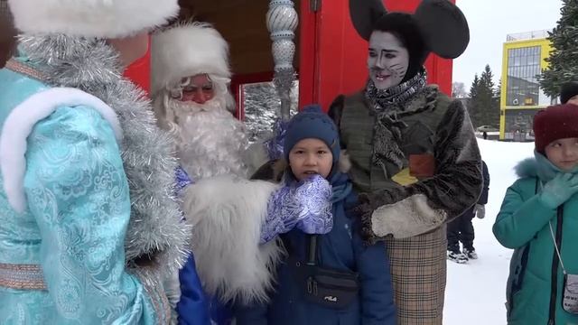 В гостях у Деда Мороза смотреть онлайн