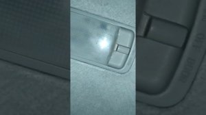 замена лампы освещения салона toyota corolla 120, как снять плафон на тоёте