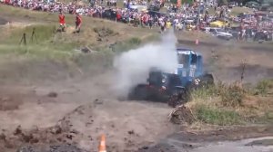 Улётный прикол Гонки на тракторах Вот ето даааааааааааа