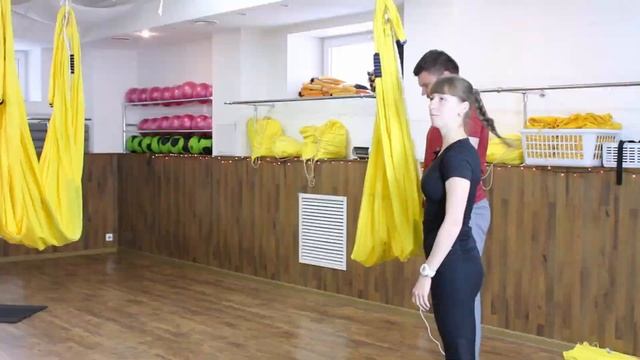 Техника Выполнима | Fly Yoga | Кувырок на гамаке смотреть онлайн