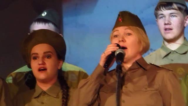 "Десятый наш десантный ботальон" в исполнении школьников с. Скородное смотреть онлайн