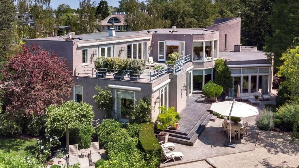 Serene Private Residence in North Holland, Netherlands смотреть онлайн