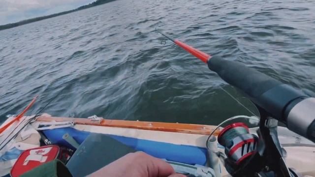 Открытие навигации 2022. Прекрасное озеро в Лужском районе. Проверка айфона на водонепроницаемость. смотреть онлайн