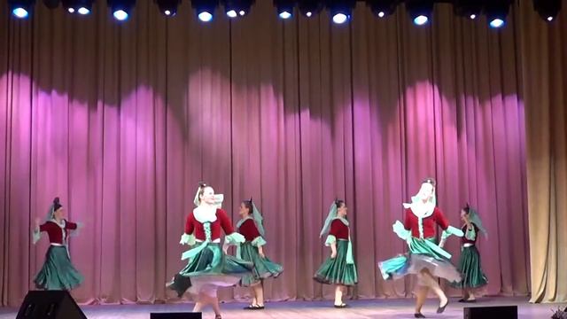 Испанский танец Хота