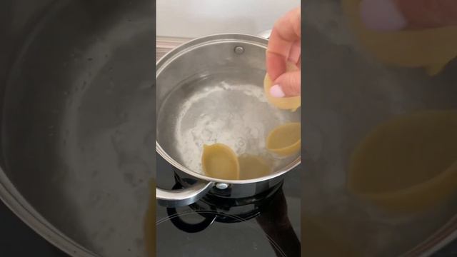 Паста «Конкильони» с фаршем и соусом смотреть онлайн