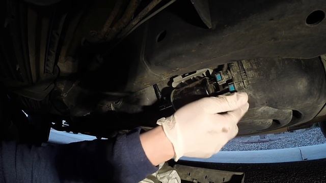 2003-2004 Ford Expedition Fuel Filter Replacement