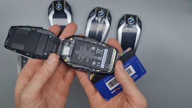 ЗАМЕНА АККУМУЛЯТОРА ДЛЯ КЛЮЧА БМВ. ЭЛЕКТРОННЫЙ ЦИФРОВОЙ DIGITAL KEY MKD35UP 1ICP33757 9442976 LCD смотреть онлайн
