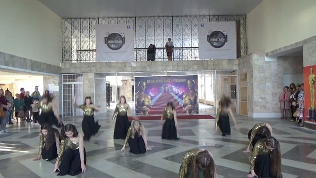 Открытие Дня кино. танец в фойе, танцевальный коллектив "Джерело" смотреть онлайн