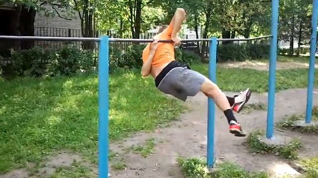 новый приём на турнике ( выход миханчика) смотреть онлайн