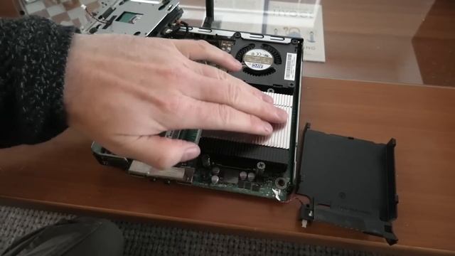 Lenovo ThinkCentre M72e One of the First Tiny PC's - 1114 смотреть онлайн