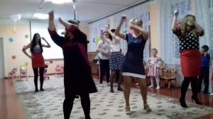 ТАНЕЦ С МАМАМИ