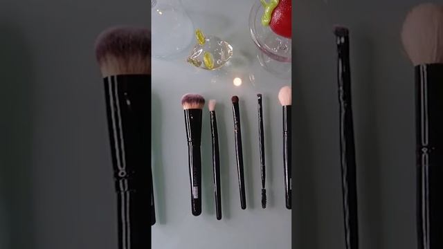 ??♀️Самый базовый набор кистей для макияжа?О люксе даже не мечтаю#relouis#relouispro#кисти смотреть онлайн