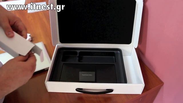 MacBook Pro 13 inch Unboxing (Greek Audio) смотреть онлайн