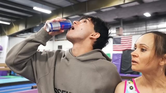 LAST TO SLEEP WINS $10,000 смотреть онлайн