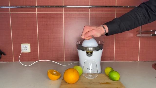 Цитрусовая соковыжималка Haier HJ-700 смотреть онлайн